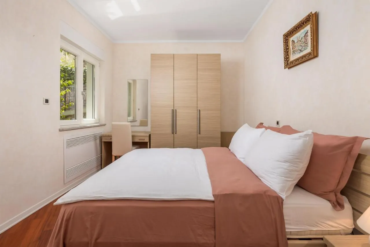 Villa Perla Apartments With Balcony Icici Croatia
