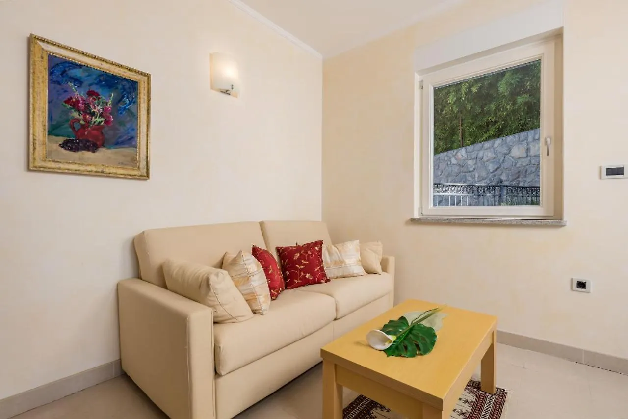 Villa Perla Apartments With Balcony Icici 0*,