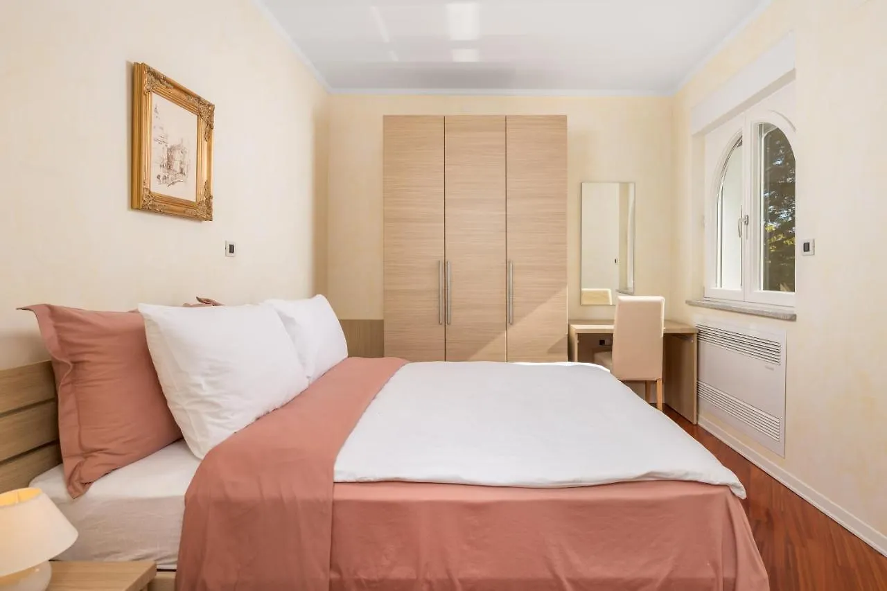 Villa Perla Apartments With Balcony Icici 0*,